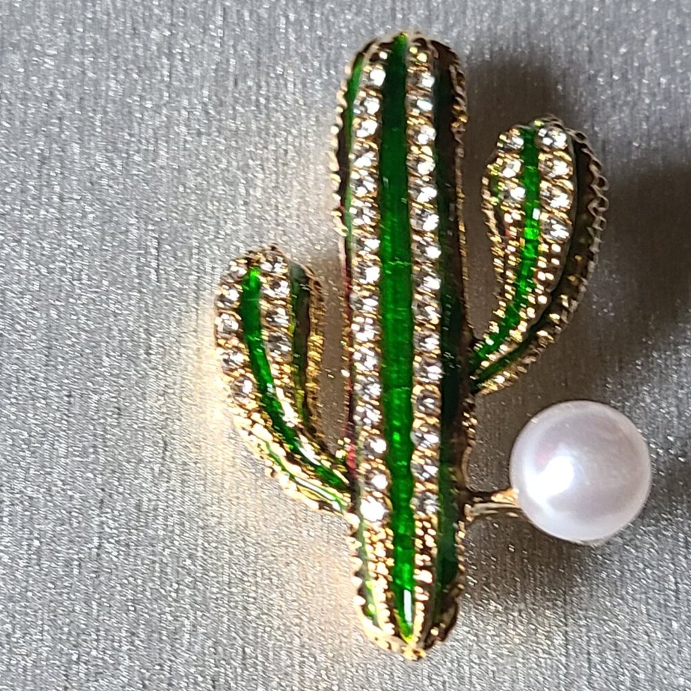 Brooch - Picture 2 of 9